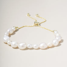 Load image into Gallery viewer, Moon Tide Pearl Bracelet