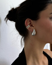 Load image into Gallery viewer, Reflective Silver Teardrop Earring